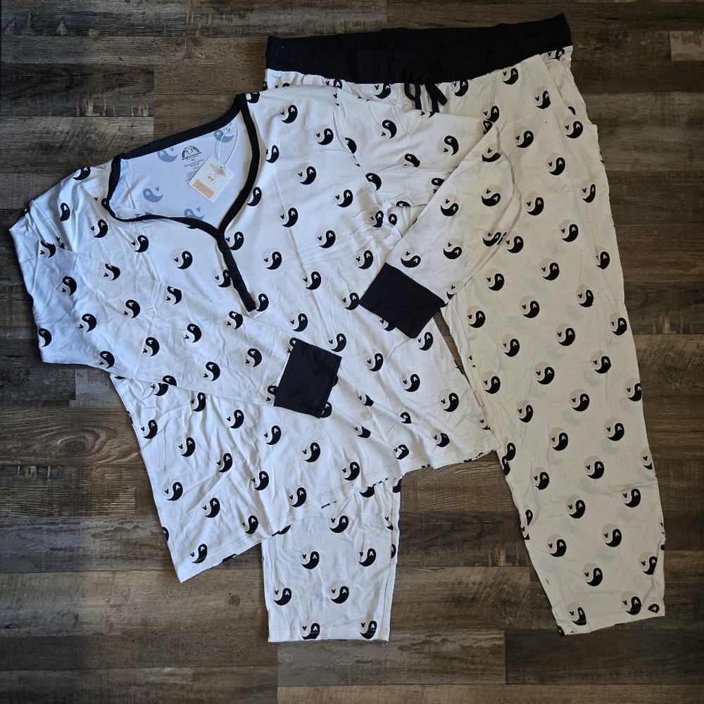 Magical Mamas Disney Mickey Ying Yang Cream/Black Long Sleeve & Pants PJ Set